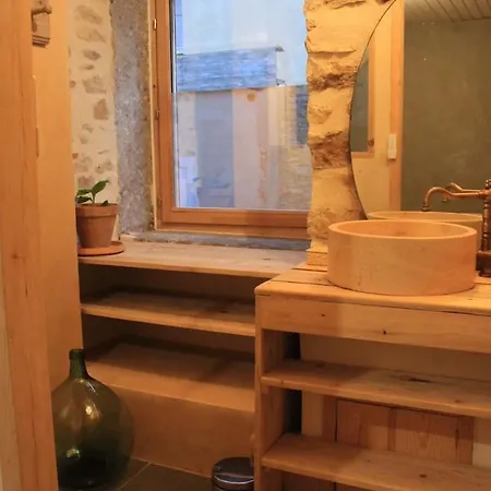 Renove Dans Le Chateau Des Tours شقة Lissieu