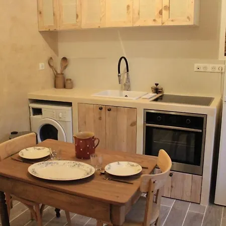 Renove Dans Le Chateau Des Tours شقة Lissieu