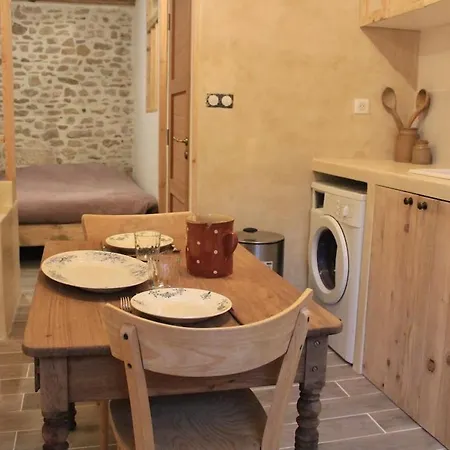 Renove Dans Le Chateau Des Tours Daire